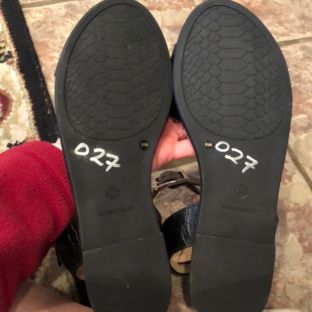 Like new Antonio Melani sandals size 9.5 - Picture 7 of 7